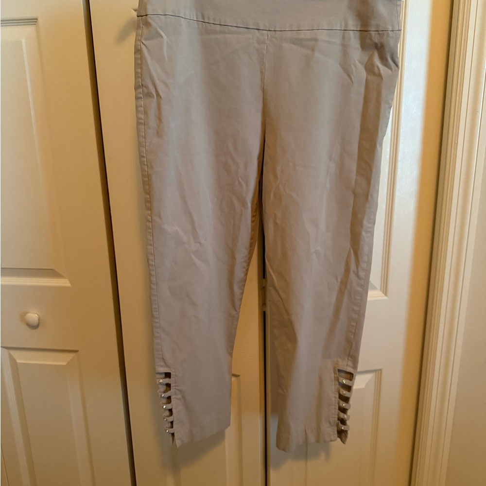 New Beige Cropped Pants with Cutout Hem size m